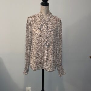 PLEIONE NWT Long sleeve print tie neck blouse Size Extra Large 
$68.00